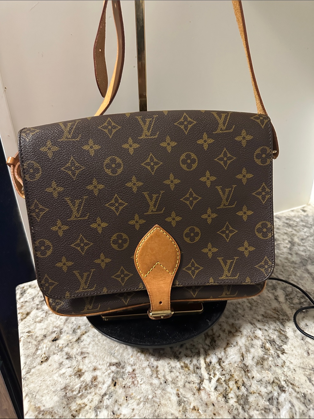 Authentic Louis Vuitton Monogram Canvas Messenger Bag With Coa